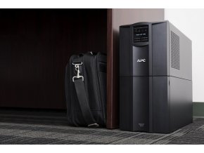 APC Smart-UPS 2200VA LCD 230V with SmartConnect