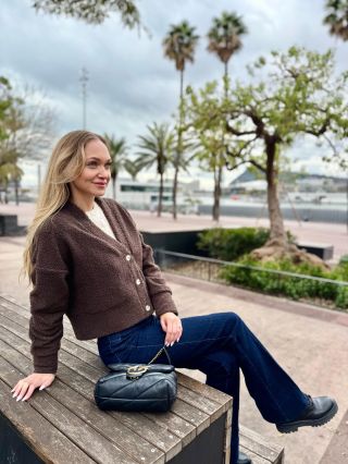 Coco brown mood on 🧸🌸 #itsnikii #localbrand #outfitoftoday #comfyandcozy #casual