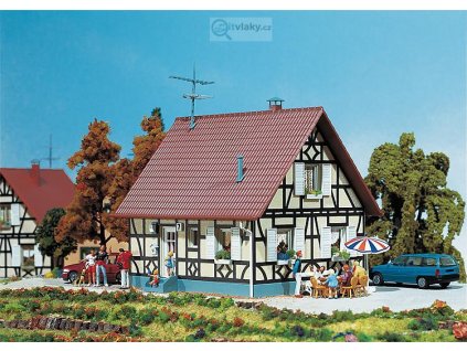 =CONCATENATE(G169," ",L169)