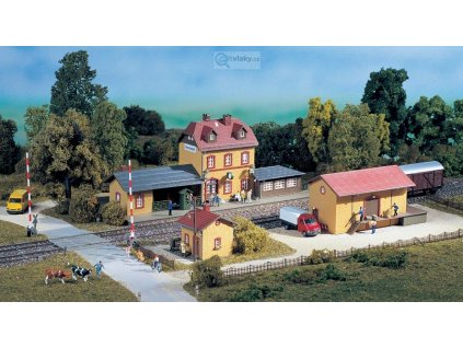 H0 - Set nádraží Wachstädt, 3 stavby, závory, lampa / Auhagen 15102