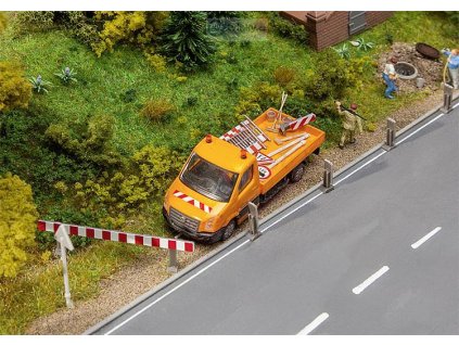 =CONCATENATE(G884," ",L884)