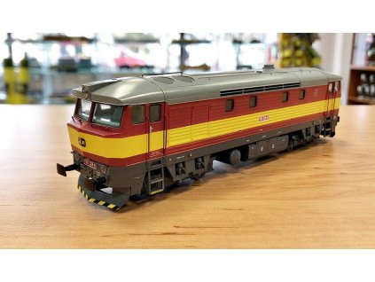 H0 - lokomotiva 751 228 ČD Bardotka, červená se žlutým pruhem / MTB 751228