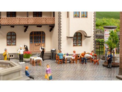 481659 h0 sada figurek v restauraci noch 16246