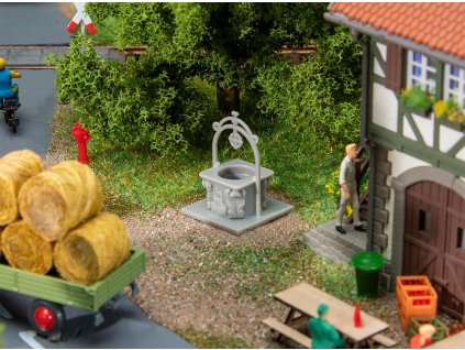 482211 n okrasna fontana faller 180853