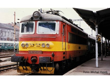H0 - DCC/ZVUK el. lokomotiva 242 ČSD, Plecháč / PIKO 97408