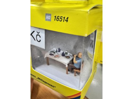 H0 - v restauraci, 2 pánové na obědě, stůl  Tiny-Scene / NOCH 16514