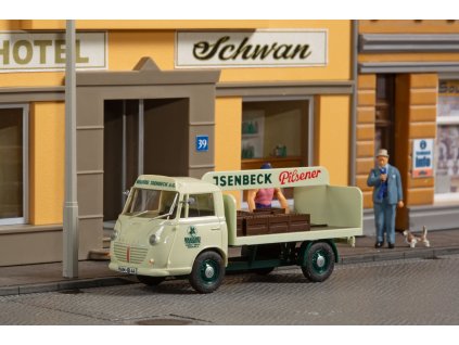 H0 - Nápojový vůz Goliath Express 1100 „Isenbeck“ bez plachty / Auhagen 66041
