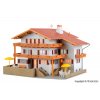 H0 - Alpenhof dům včetně vnitřního osvětlení / Kibri 38077