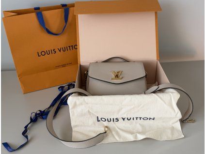 Louis Vuitton Twist One Handle BB – Greige