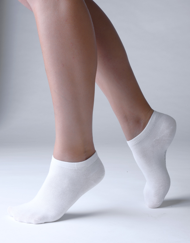 Gina Bambusové ponožky kotníkové 82005P Barva/Velikost: bílá / 44/47
