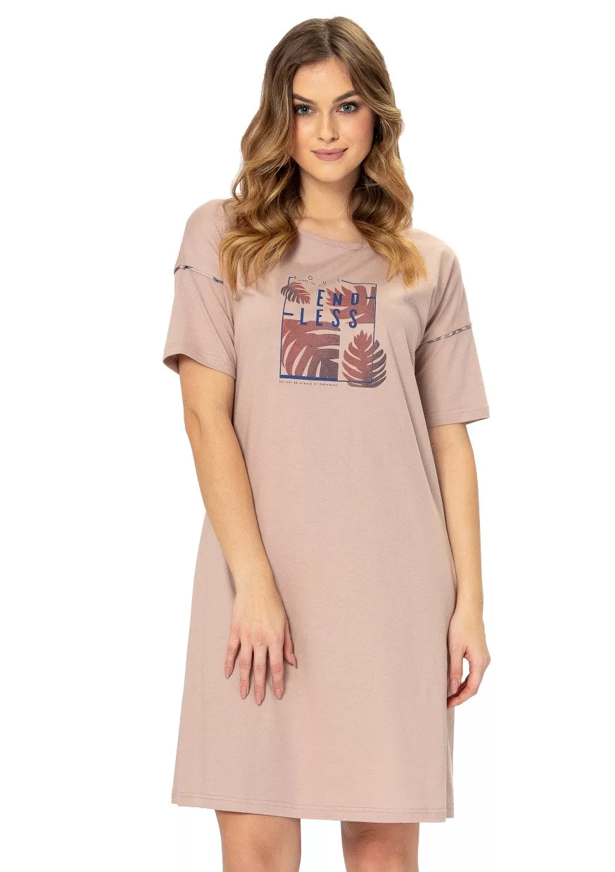 Dámská noční košile s obrázkem Sophie 1291 LEVEZA Barva/Velikost: béžová tmavá / XL