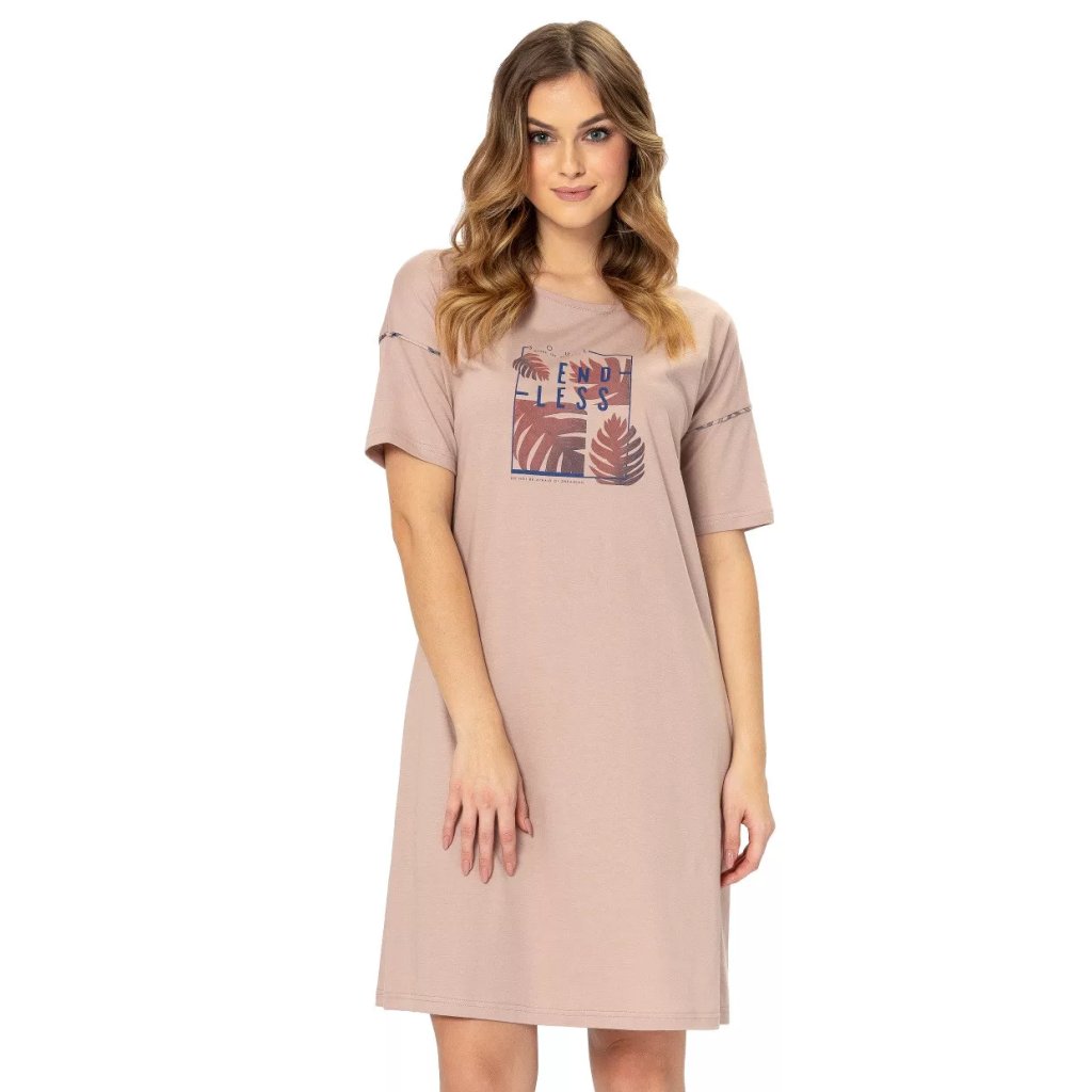 Dámska nočná košeľa s obrázkom Sophie 1291 LEVEZA (Farba / Veľkosť <img KodProduktu="411291H"> béžová tmavá / XXL)