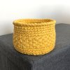 Žlutý ručně háčkovaný košík Sunshine, ⌀ 20 cm