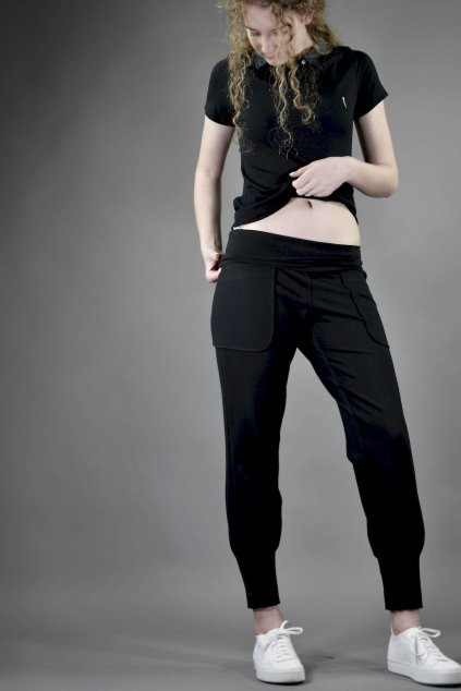 kalhoty pruzny pas velke kapsy samkova manzeta a