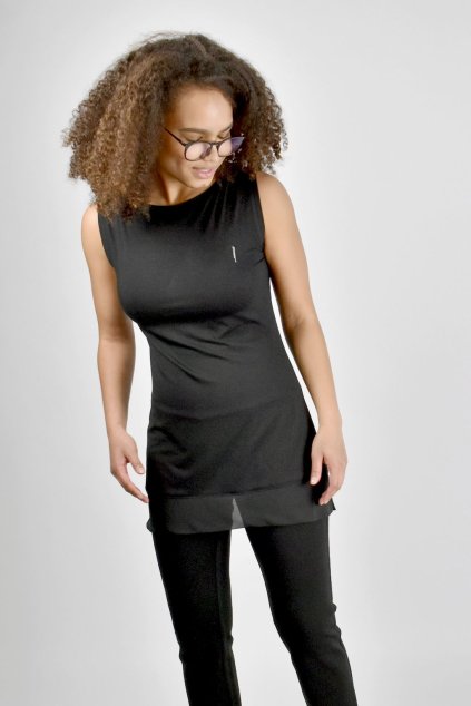 cerna tunika bez rukavu se sifonovym lemem a