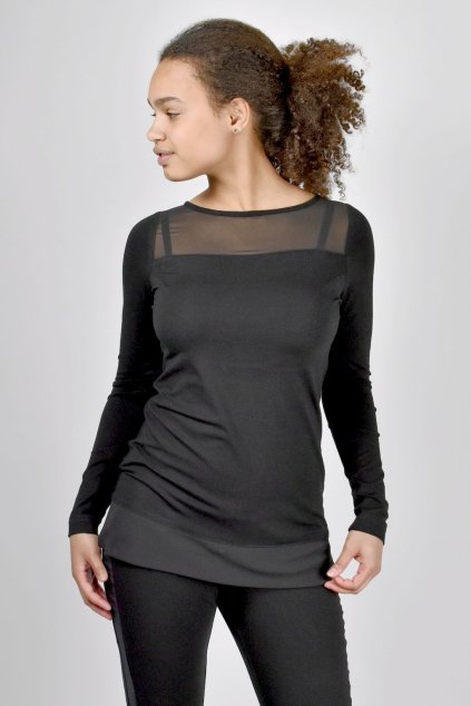 cerny top s dlouhym rukavem a prusvitnym sedlem a