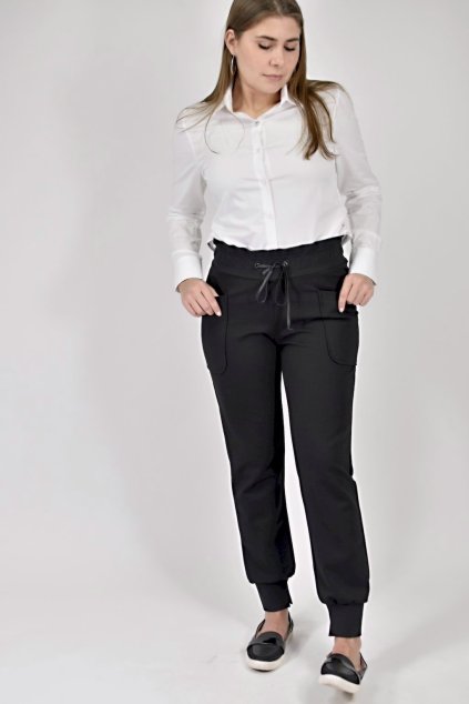 kalhoty uplet s kapsami a