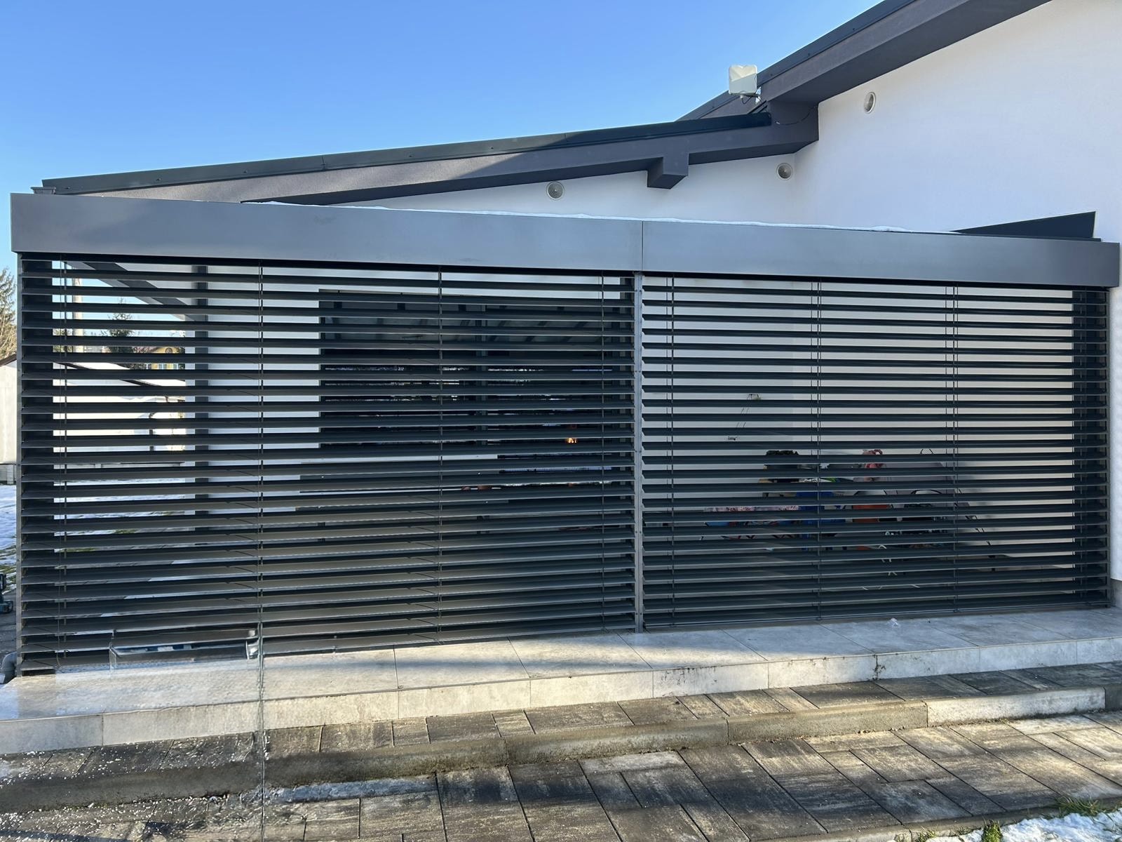 Montáž bočného terasového tienenia