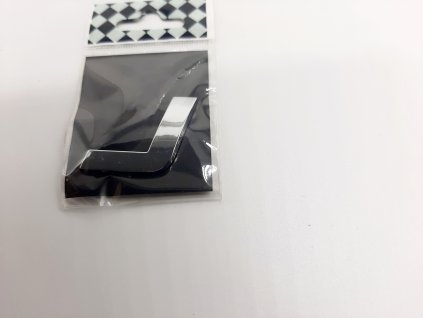 Samolepící chromované písmeno J