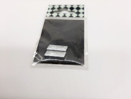 Samolepící chromovaný znak =