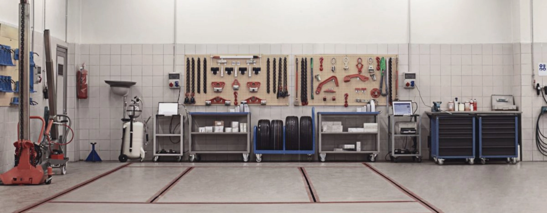 Jak dosáhnout rovné a hladké podlahy garáže?