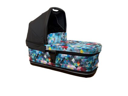 Nánožník pro korbu TUG3  Designový nánožník na korbu