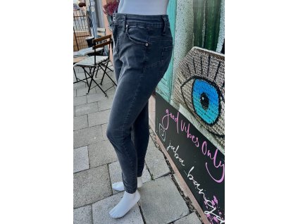 8f5ec0b1 c997 4b15 b025 ef5ef4c9cdb1