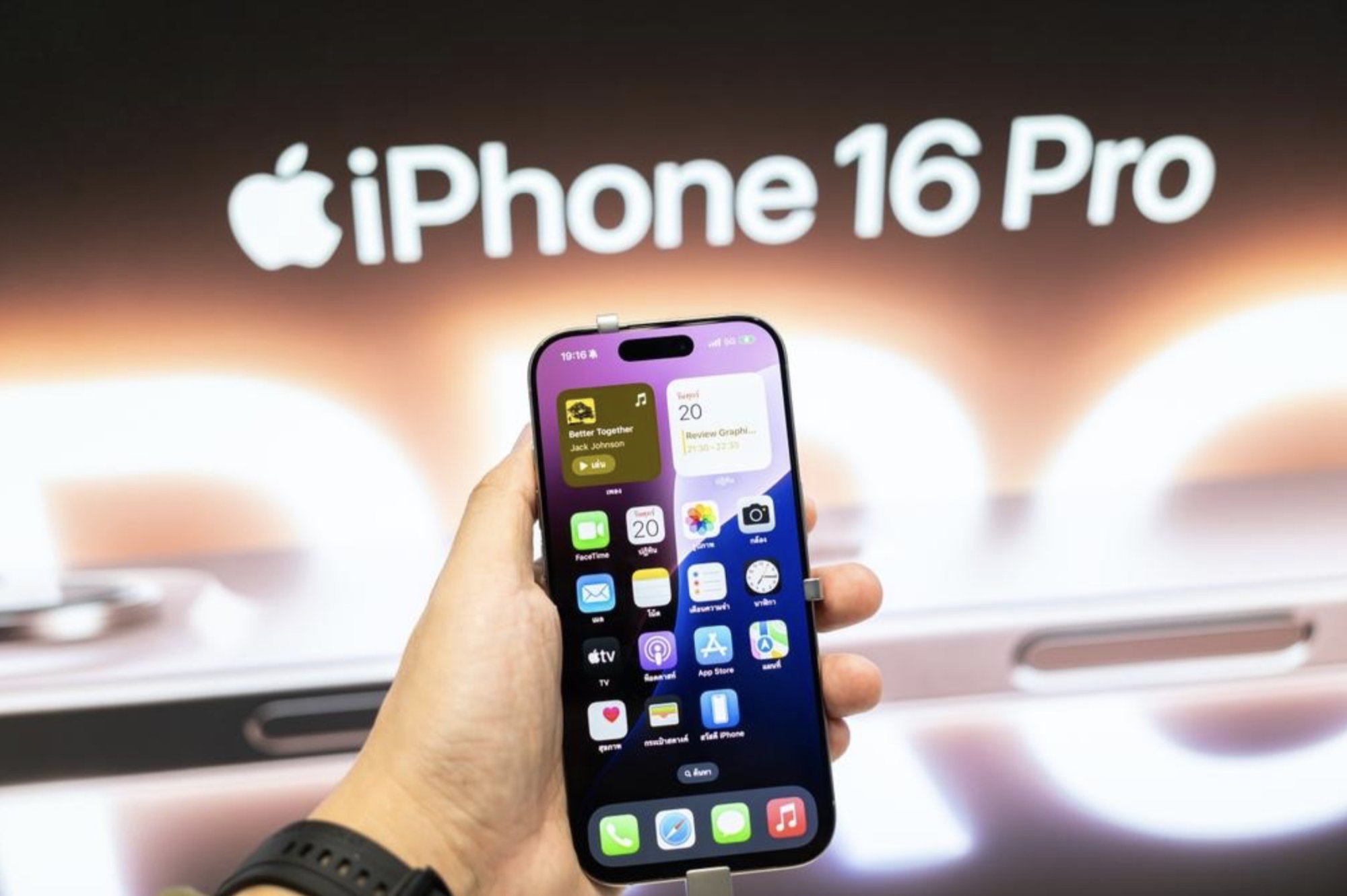 iPhone 15 Pro vs iPhone 16 Pro. Koukni, který model je pro tebe ten pravý?