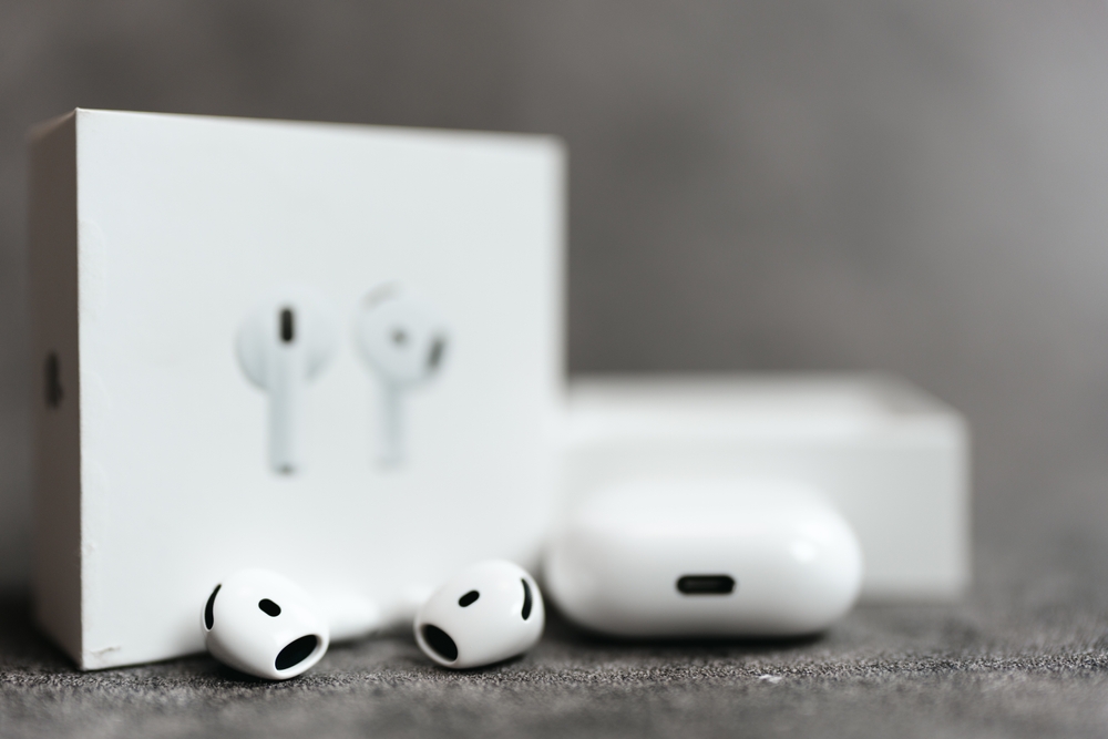 AirPods 4: Studiová kvalita, ovladač fotoaparátu a spousta dalších vychytávek