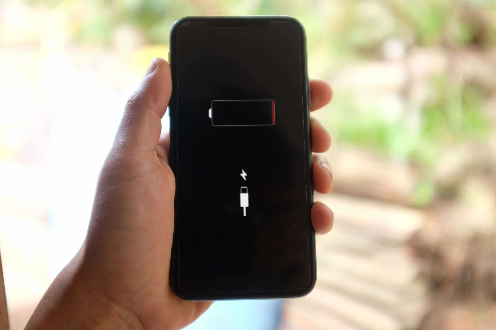 Došla ti šťáva? Víš, jak šetřit baterii tvého iPhonu?