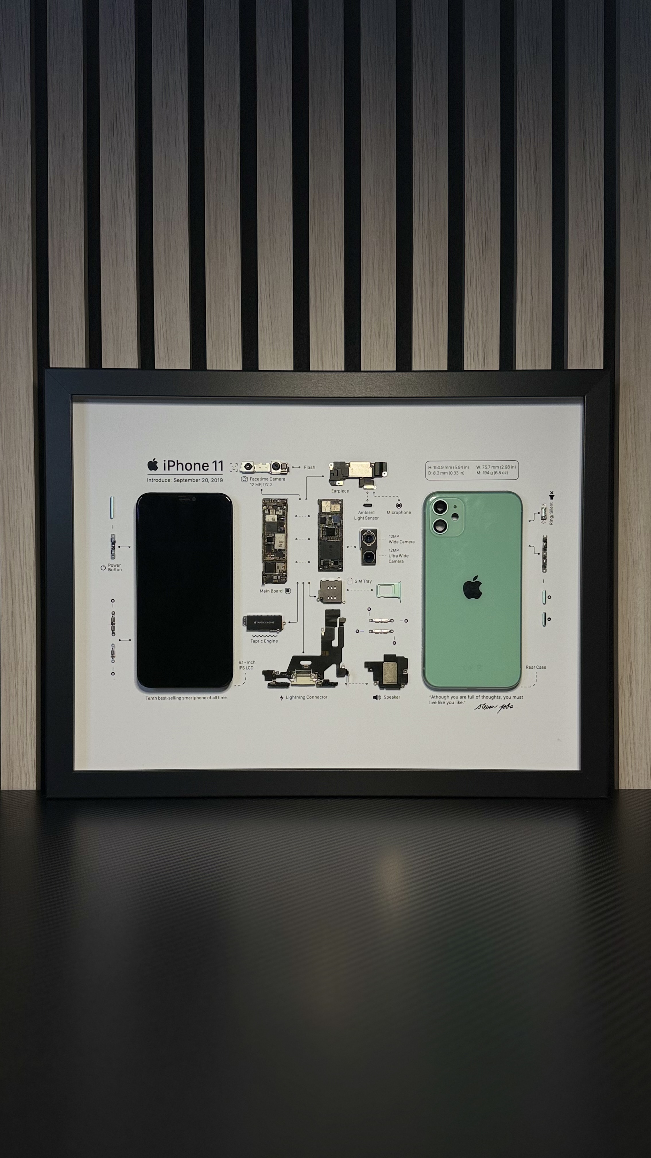 Obraz z rozloženého iPhonu 11