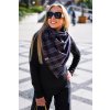 Dámská šála Fraser od Jadbergwomen v ulicicíh Luhačovic