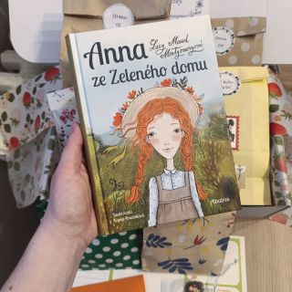 Dnes jsme mimo jiné balili krásný box s Annou. 🥰 Knižní zážitkové boxy J&D Book Club... Pomáháme ženám znovu zažít radost,...