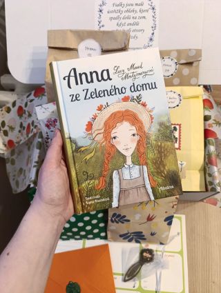 Boxy, které jsme balili na začátku června part 2. 🎁 www.jadbookclub.com