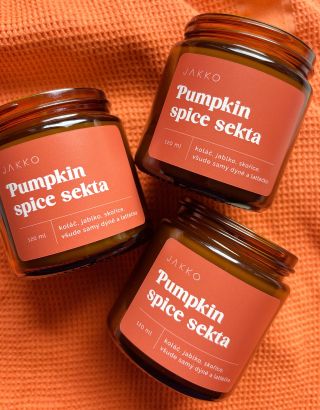 už jste v sektě? voníme jakko dýně, špetka koření a jablečný koláč🤌🏻🥧 #podzim #svicky #pumpkinspice #ceskaznacka