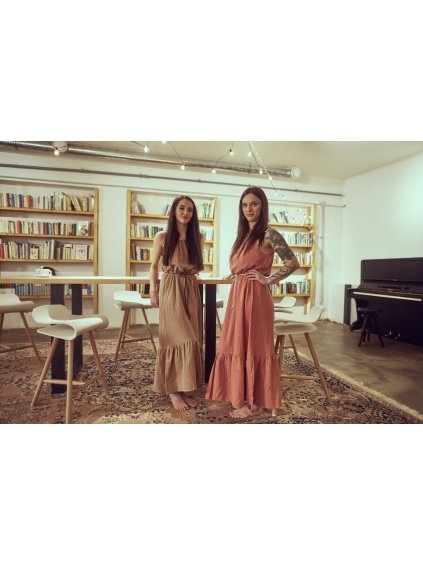 Šaty BOHO LATTÉ mušelín - Maminka (šaty na fotce vlevo)