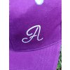 Kšiltovka s počátečním písmenem jména