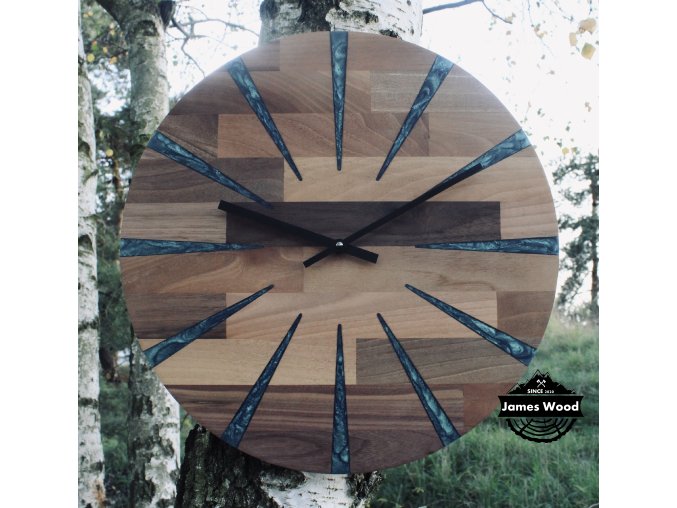 Dřevěné hodiny - Triangl