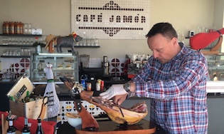 Jak krájet sušenou šunku doma?