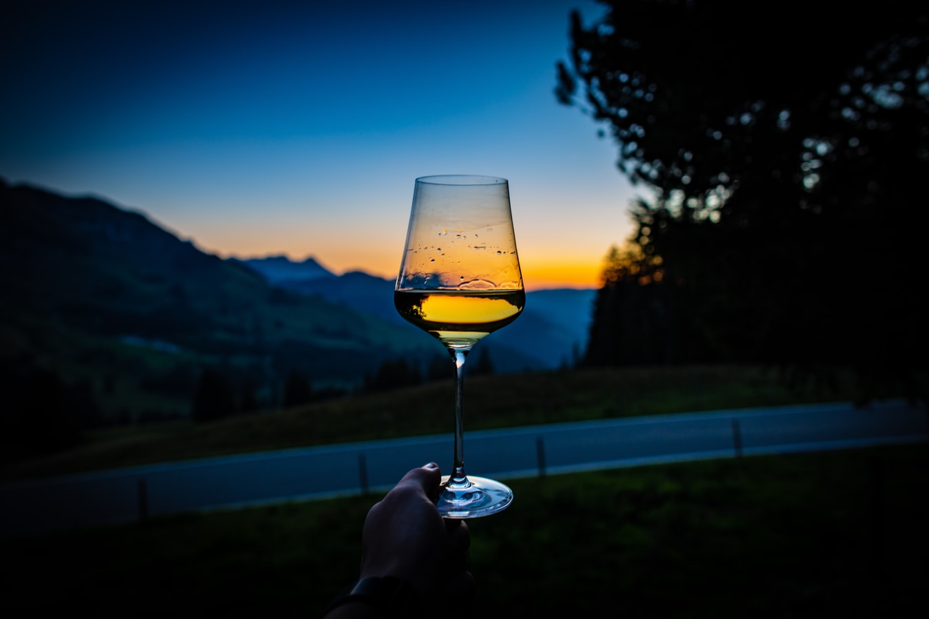 wine-glass-sun-evening