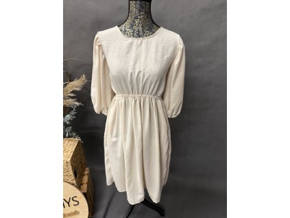 šaty s volnými zády