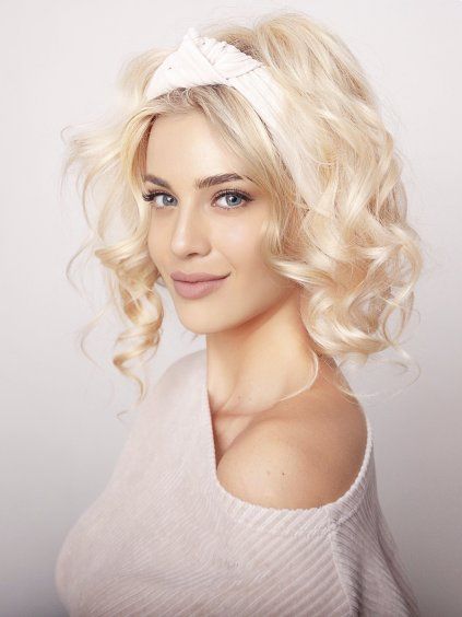 béžová čelenka chester