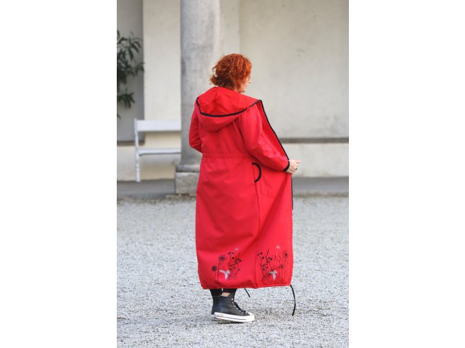 Softshellový kabát ozdobený autorským sítotiskem