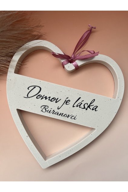 Personalizované srdce z jesmonite hmoty