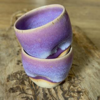 Včera jsem vyndala pec a dneska fotím, i tyhle prtousci na espresso se objeví na eshopu.💜 Skládám, ladím..