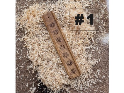 Stojánek na vonné tyčinky - čakry  masivní dřevo, znaky čaker