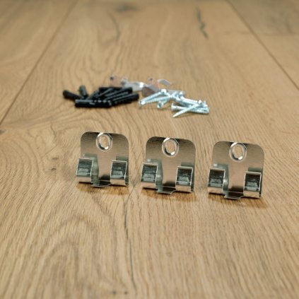 uchyty na soklove listy egger clip star