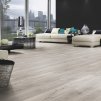 laminatova podlaha kronooriginal atlantic 8 dub silverdale v modernej obyvacke 17601