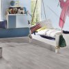 laminatova podlaha kronooriginal atlantic 8 pearl grey oxide v destkej izbe 17444