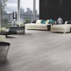 laminatova podlaha kronooriginal atlantic 8 pearl grey oxide v modernej obyvacke 17448